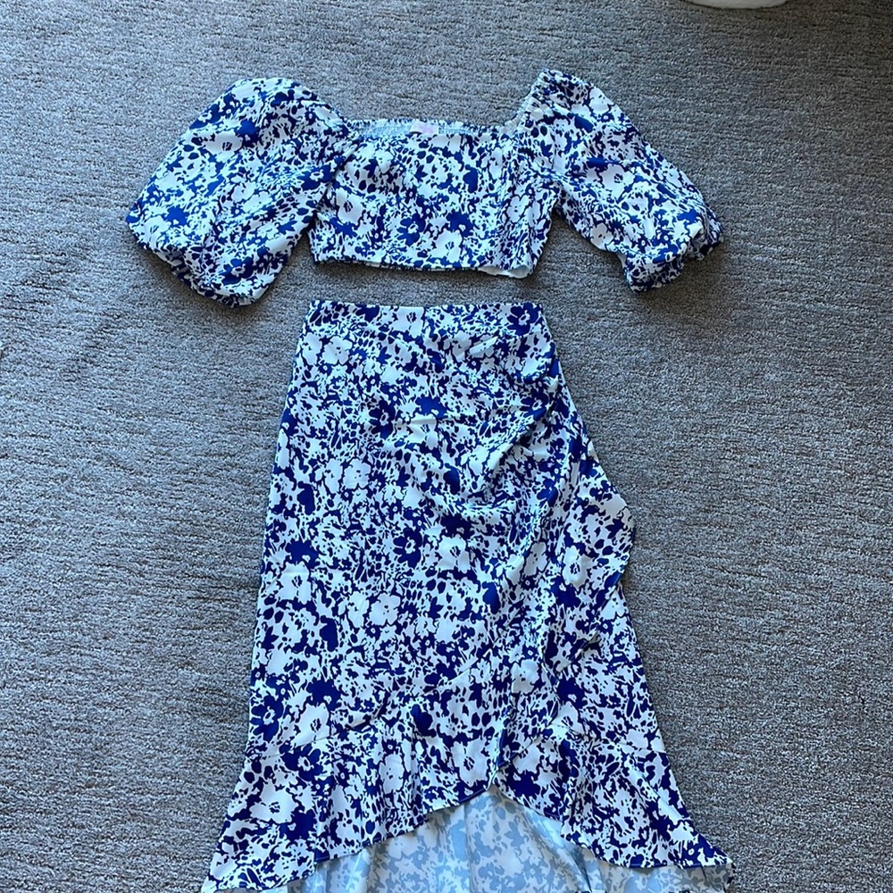 Pink Lily never been worn silk floral set